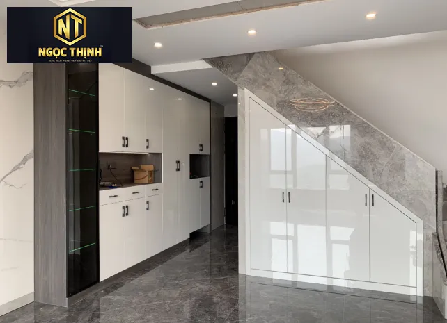 Xưởng Nội Thất Ngọc Thịnh Đồng Nai - Vũng Tàu - Tủ gầm cầu thang phòng khách với nhiều mục đích sử dụng, làm tăng thẩm mĩ cho căn phòng